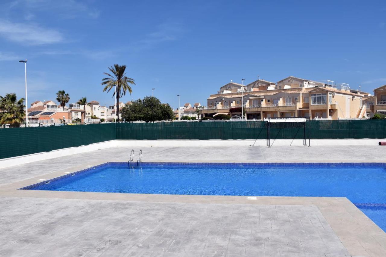 Casa Alex Torrevieja- House - Con Piscina Comunitaria * Torrevieja
