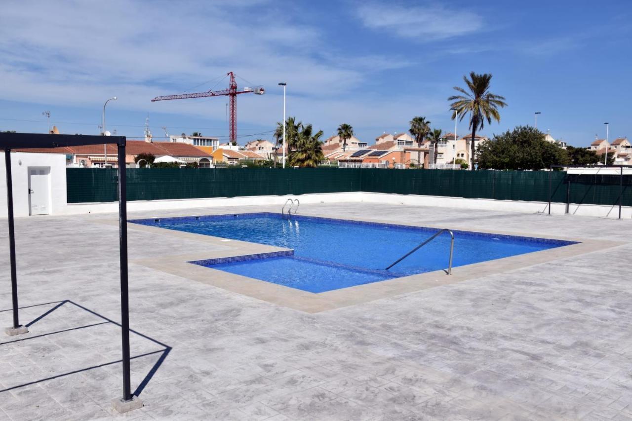 Casa Alex Torrevieja- House - Con Piscina Comunitaria *